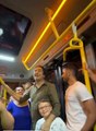 Mahsun Kırmızıgül'den minibüste halk konseri