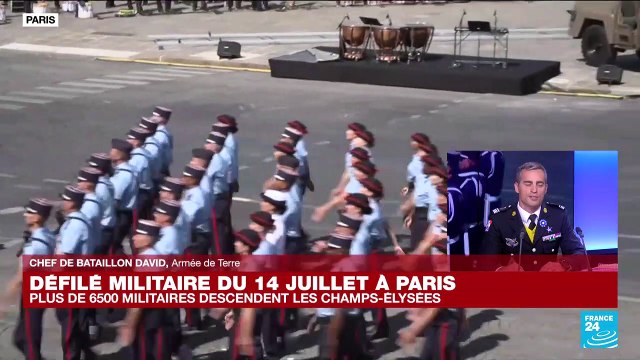 Défilé du 14-Juillet : les troupes à pied descendent les Champs-Elysées