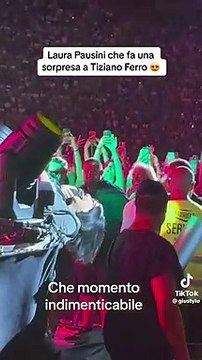 Laura Pausini fa una sorpresa a Tiziano Ferro