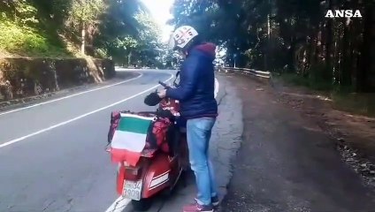 7.000 km in vespa da Lodi in Grecia, il primo incontro e' con mamma orsa