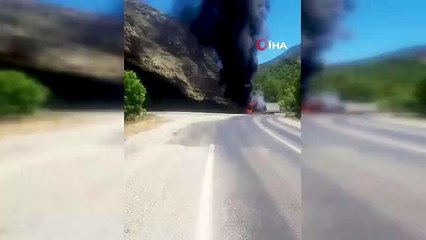 Kaza yapan tır alev alev böyle yandı