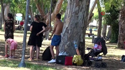 Antalya'da termometreler 46'yı gösterdi, sahil ve sokaklar boşaldı