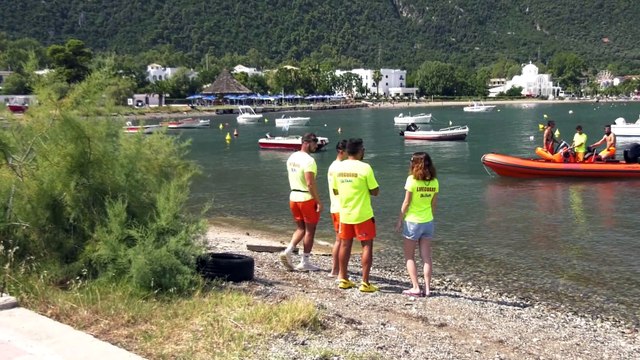 Ξεκίνησε η ναυαγοσωστική κάλυψη στον Δήμο Καμένων Βούρλων - Τι πρέπει να κάνουμε αν κάποιος ζητήσει βοήθεια