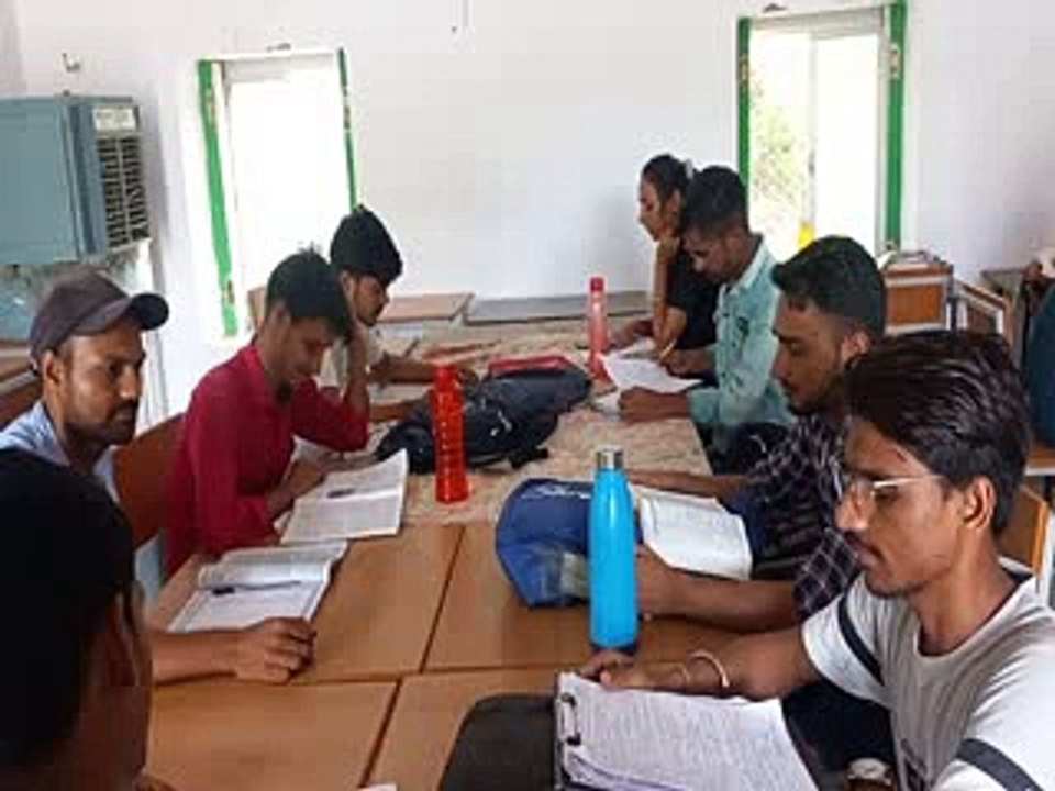 प्रतियोगी परीक्षा की तैयारी पर अव्यवस्था भारी,...