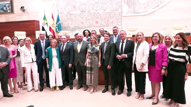 María Guardiola, investida presidenta de la Junta de Extremadura con el apoyo de PP y Vox