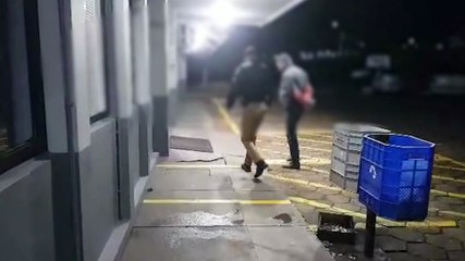 Homem é detido por embriaguez após se envolver em acidente com atropelamento