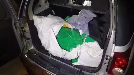 PRF persegue e GM localiza carro com alerta de furto e grande quantidade de maconha