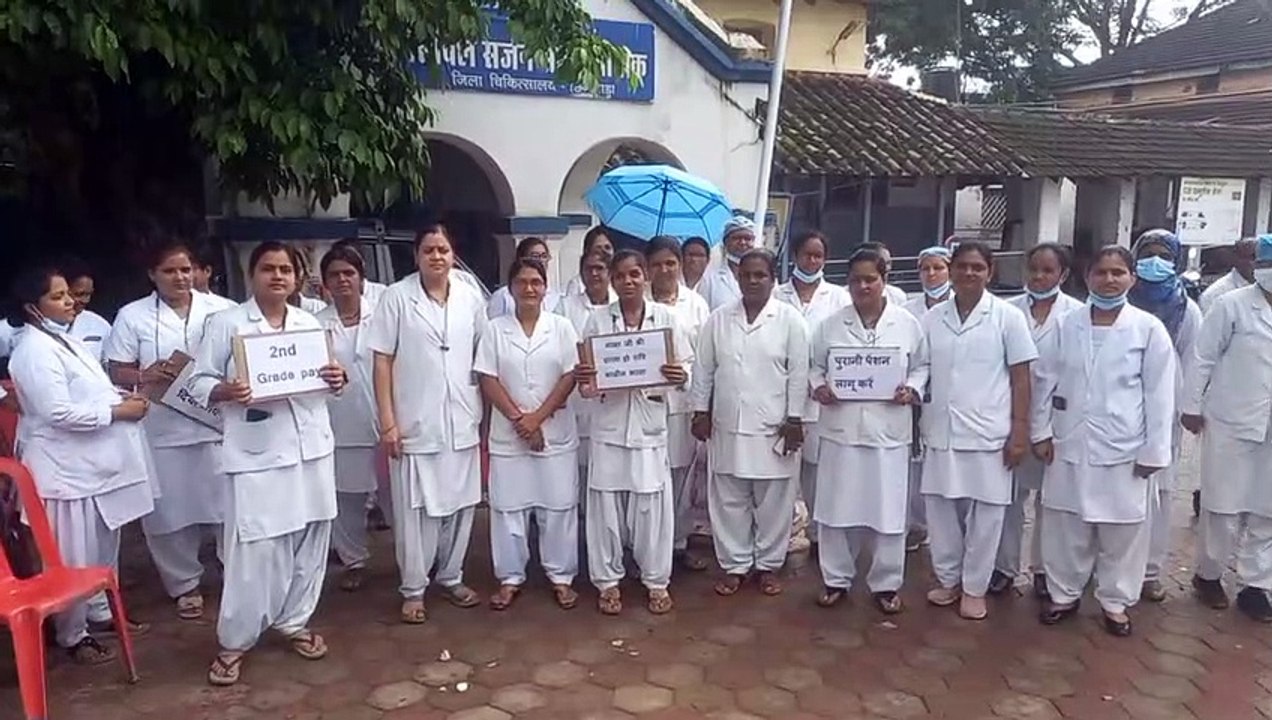 Nurses on indefinite strike