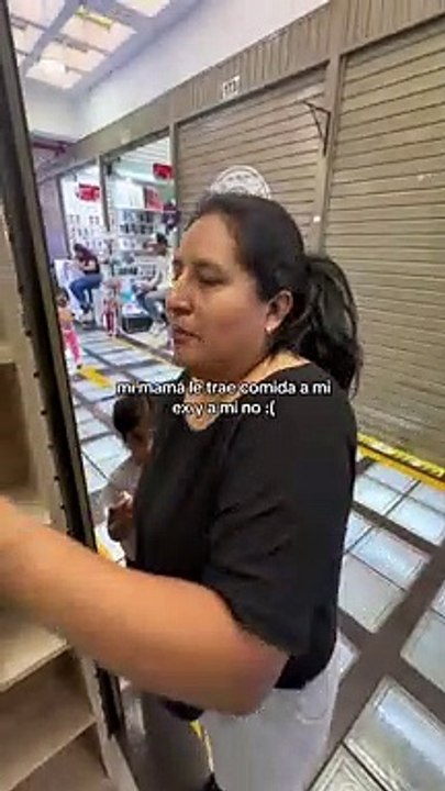 "Por más suegras así": Trabaja con su exnovia y su mamá solo tiene atenciones con ella