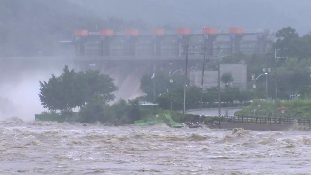 충북·경북 등 곳곳 하천 범람...쏟아진 토사에 인명피해 속출 / YTN