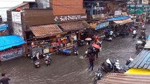 यलो अलर्ट : 24 घंटे की बारिश से उफान पर आए नदी-नाले तेज बारिश से सड़कों पर जमा हो गया पानी