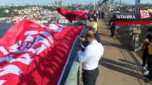15 Temmuz Darbe girişiminin 7’nci yıldönümünde köprüye Türk Bayrağı asıldı