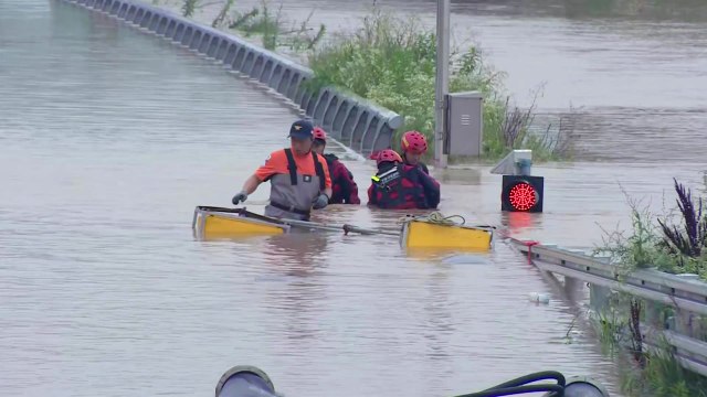 충북·경북 곳곳 하천 범람...산사태·침수에 인명피해 속출 / YTN