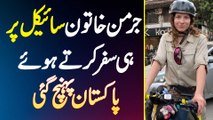 German Lady Cycle Par Hi Travel Karte Hue Pakistan Pahunch Gai