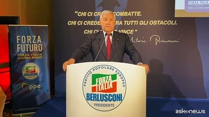 Descargar video: Forza Italia, Tajani legge la lettera dei figli di Berlusconi