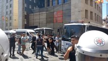 Cumartesi Anneleri gözaltına alındı: İstiklal Caddesi kapatıldı