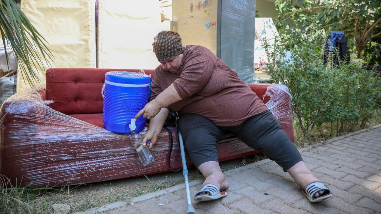 Dava sonucunu beklemeden kiracıyı kapının önüne koydular