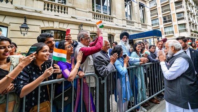 PM Modi France Visit: पीएम मोदी पेरिस से UAE के लिए हुए रवाना, जानिए हर अपडेट