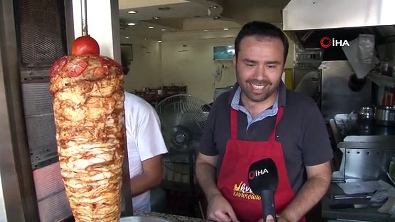 Aşırı sıcak hava en çok onları etkiliyor: Döner ustaları ve ocakbaşında çalışanların zorlu mesaisi