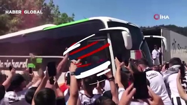 Augsburg ile hazırlık maçında karşı karşıya gelecek olan Beşiktaş kafilesine coşkulu karşılama
