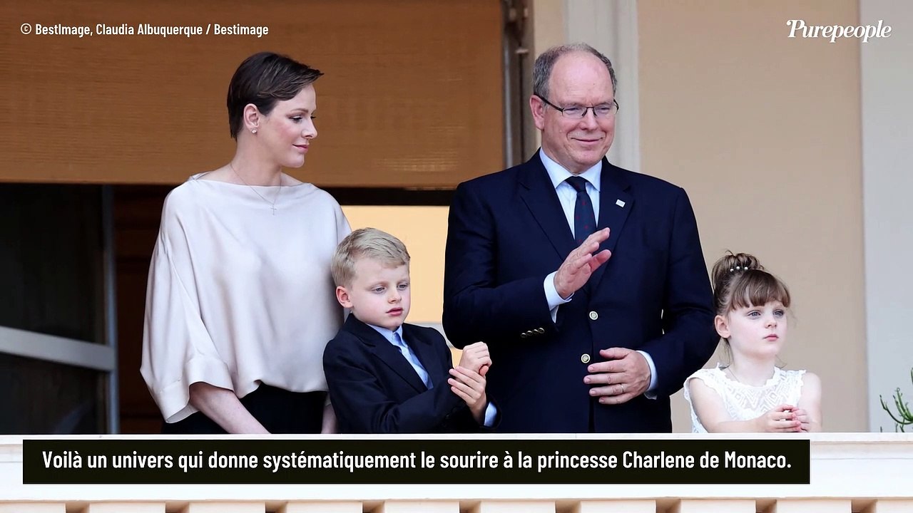 PHOTO Charlene de Monaco sublime avec une épaule dénudée pour rencontrer de beaux sportifs