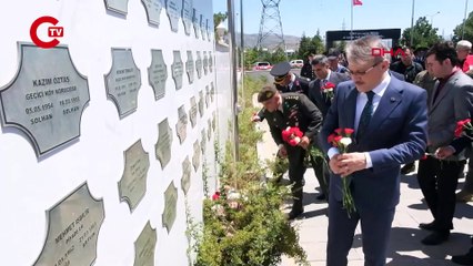 BİNGÖL'DE ŞEHİTLER KABİRLERİ BAŞINDA ANILDI