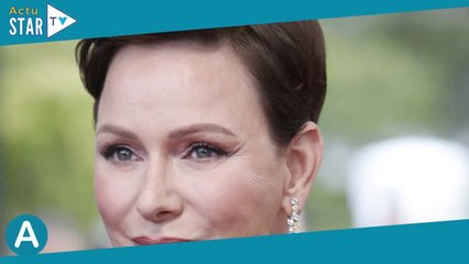 PHOTO Charlene de Monaco sublime avec une épaule dénudée pour rencontrer de beaux sportifs