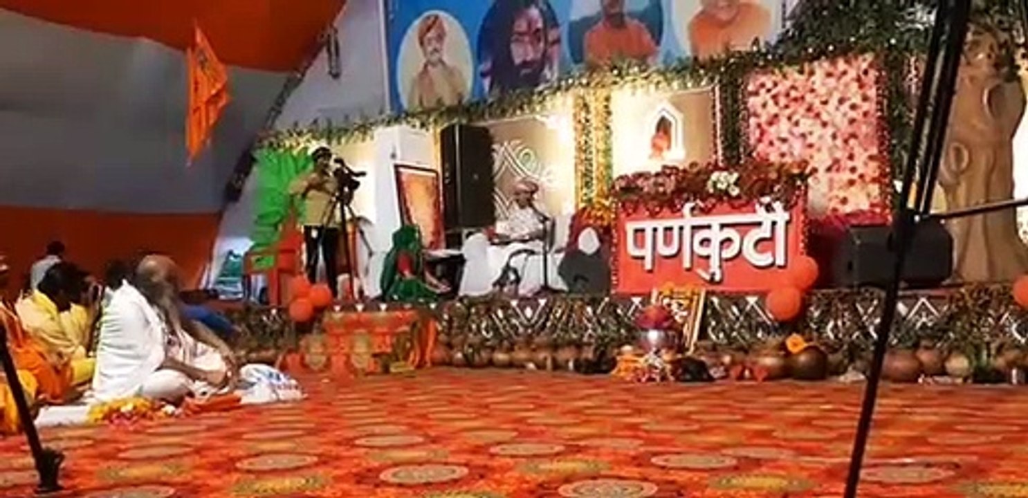 पण्डोखर सरकार के दरबार में उमड़ा सैलाब