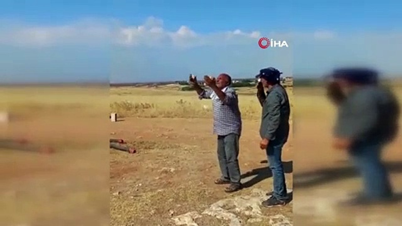 Sıcak havadan bunaldı, güneşe taşla saldırdı