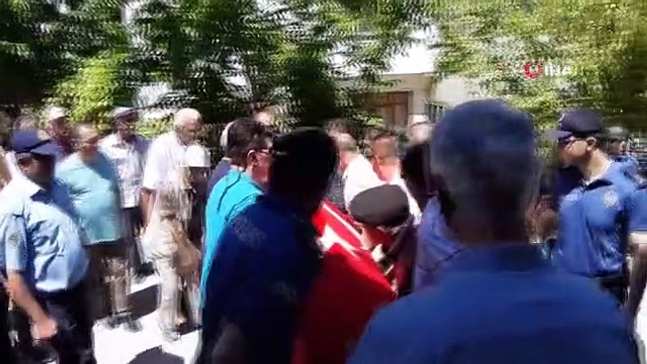 Tatilde kalp krizi geçiren emekli emniyet müdürü son yolculuğuna uğurlandı