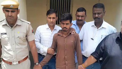 देखें वीडियो : जीआरपी ने 16 किलो डोडा-चूरा समेत दो तस्कर पकड़े