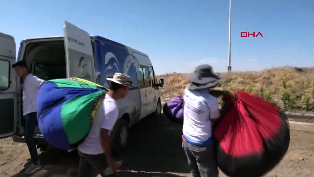 Vol en parapente à la mémoire du martyr Ömer Halisdemir