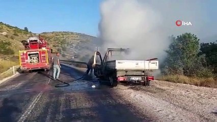 Le véhicule est devenu inutilisable dans l'incendie provoqué par l'allumage du système de sonorisation.