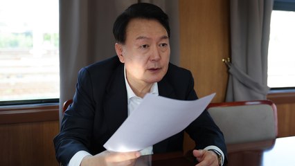 尹, 폴란드 복귀 열차서 집중호우 상황 점검 회의 / YTN