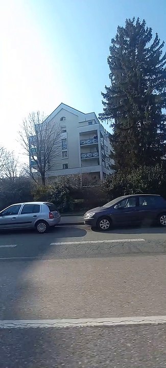 Tour De Ville Grenoblois - Bus 16 Direction Montfleury #France #Grenoble #Bus #Tag #2023 #Citytour (58)