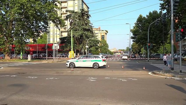 Incidente in viale Fulvio Testi a Milano: porto un pedone, gravissimo un motociclista
