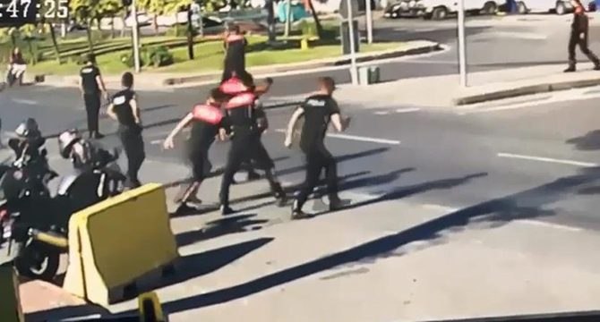 'Dur’ ihtarına uymayan sürücü, motosikleti polislerin üzerine sürdü: 1 şehit