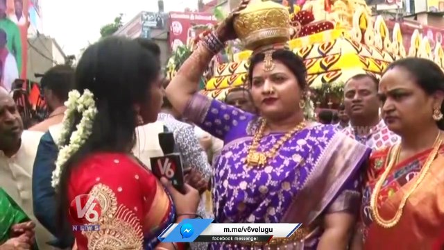 Devotees Lined Up For Lal Darwaz Bonalu At Old City | Lal Darwaz Bonalu 2023 | V6 News