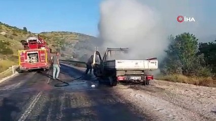 Ses sistemi alev aldı, kamyonet kullanılamaz hale geldi