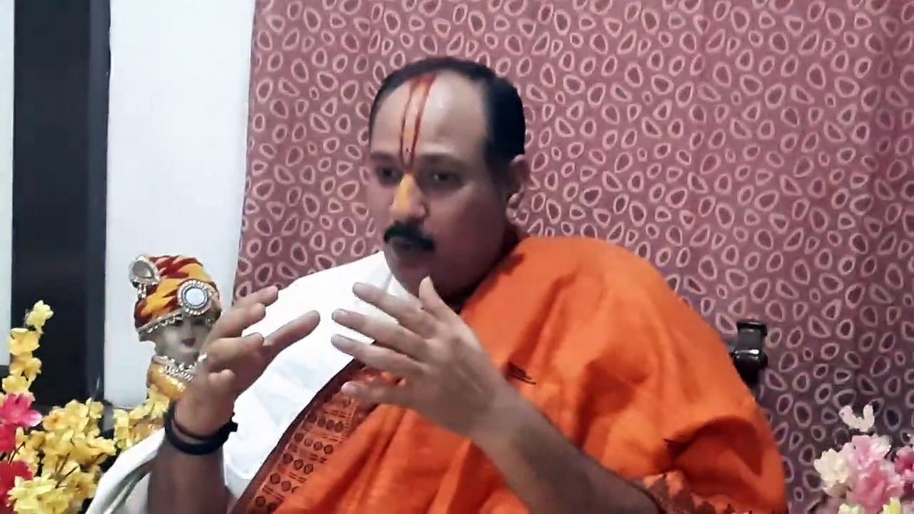बाधेश्वर धाम के धीरेंद्र शास्त्री के महिलाओं को प्लाट शब्द के बयान पर क्या बोले पंडित प्रदीप मिश्रा, देखे वीडियो