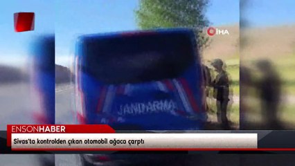 Sivas'ta kontrolden çıkan otomobil ağaca çarptı