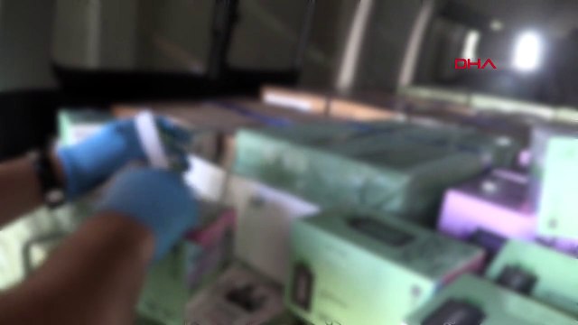 Kapıkule'de 10 milyon TL değerinde kaçak cep telefonu ve elektronik sigara ele geçirildi