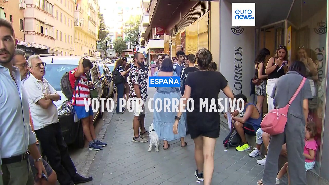 Casi un millón y medio de electores en España ya han votado por correo en una afluencia récord