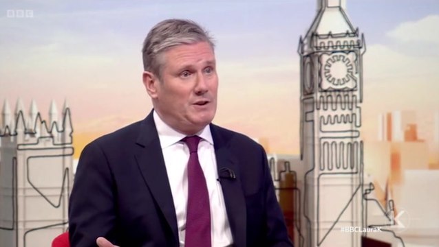 Keir Starmer repeatedly dodges question on how he’d handle NHS strikes differently