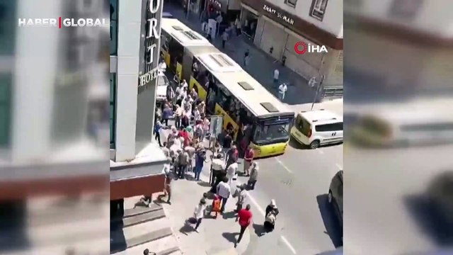 Vatandaşların zor anları: İETT otobüsü arızalanınca sıcakta yürümek zorunda kaldılar
