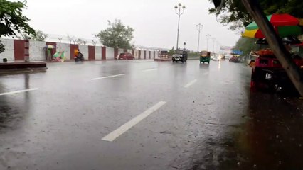 मेघों ने मल्हार गाया तो फिजां में बहार आ गई