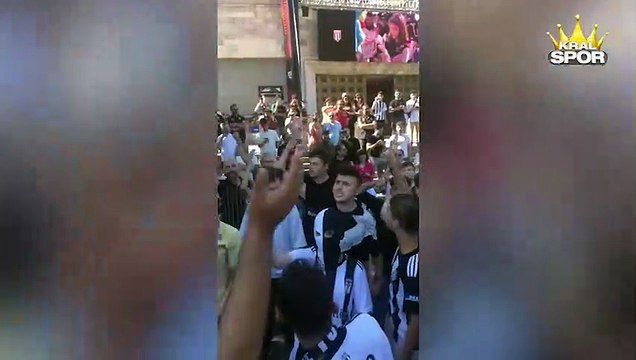 Beşiktaş taraftarı, yönetimi istifaya davet etti