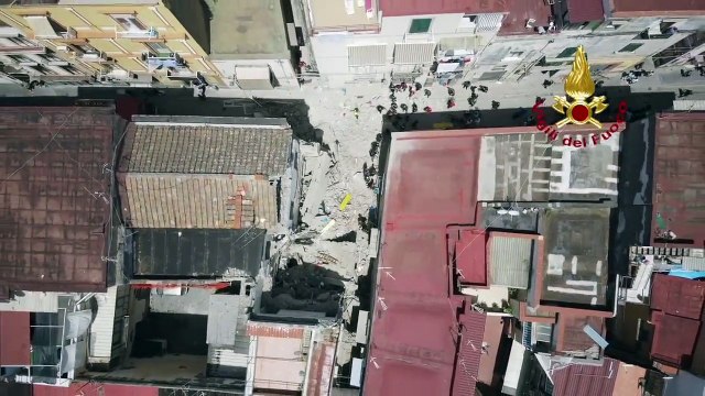 Edifício colapsa na província italiana de Nápoles. 3 pessoas resgatadas
