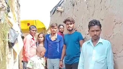 इटावा: गरीब का कच्चा मकान हुआ धराशाई, बाल-बाल बचा परिवार