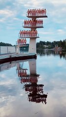 Download Video: Près d’un millier de personnes nues se sont rassemblées la nuit dernière dans les rues et sur les plages de Kuopio, dans le centre de la Finlande, à l'initiative du photographe Spencer Tunick - Regardez